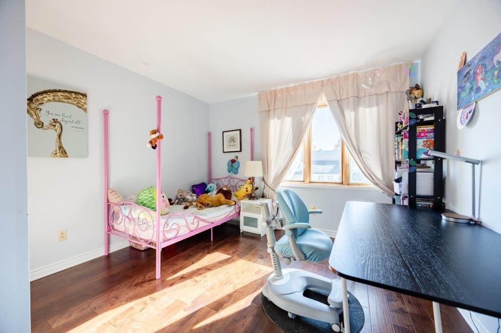 









1


Crois. Raspberry

,
Beaconsfield,




QC
H9W6C9

