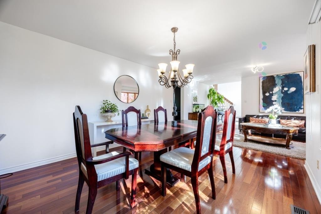 









1


Crois. Raspberry

,
Beaconsfield,




QC
H9W6C9

