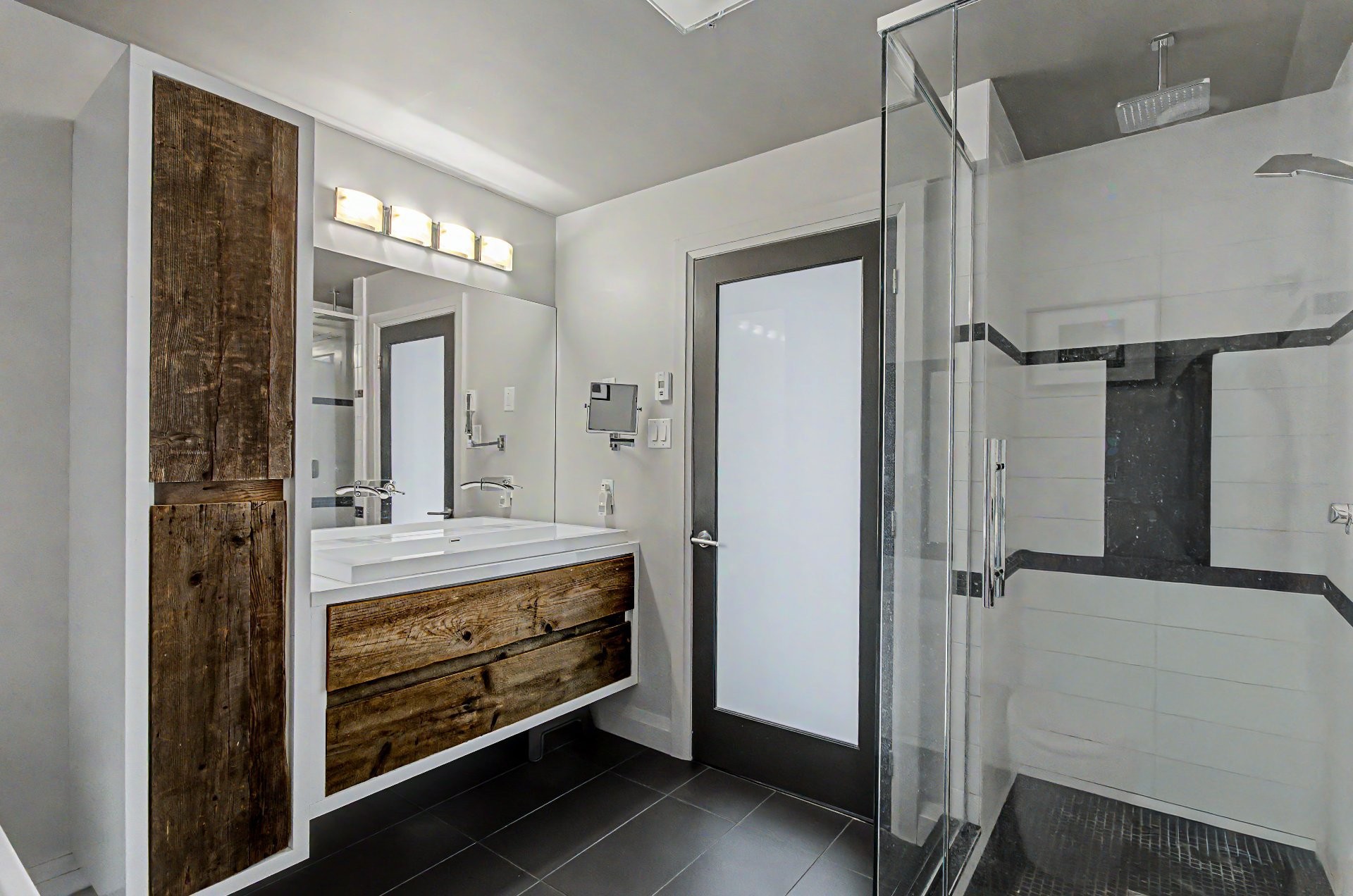 









2182


Av. Lamothe

, 212,
Saint-Hyacinthe,




QC
J2S0J3

