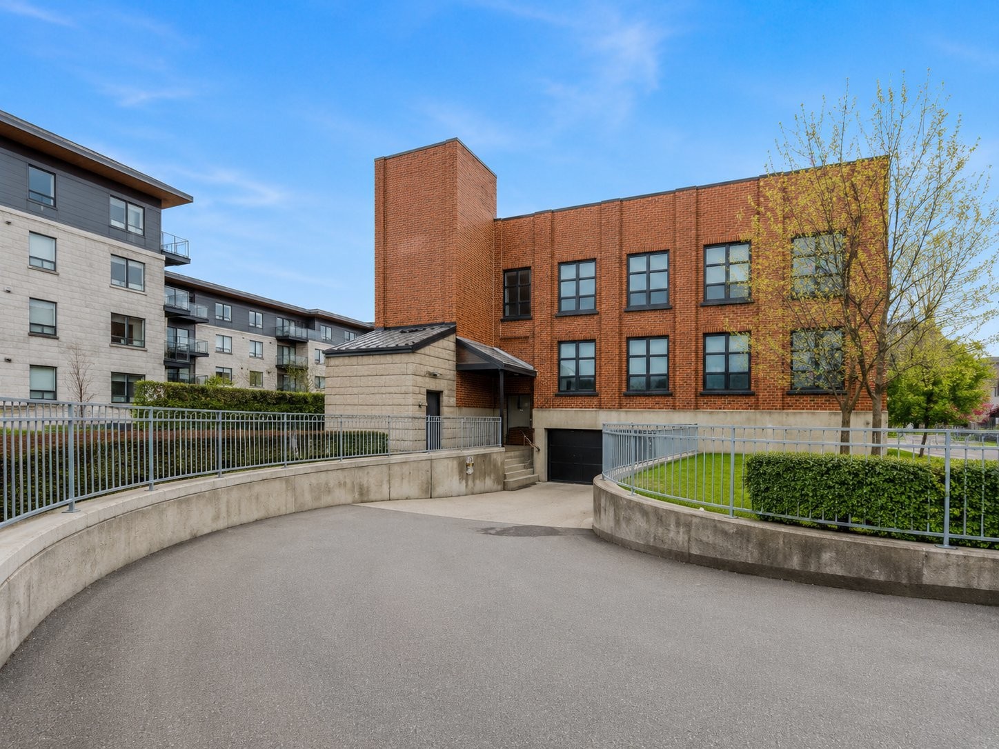 









2182


Av. Lamothe

, 212,
Saint-Hyacinthe,




QC
J2S0J3

