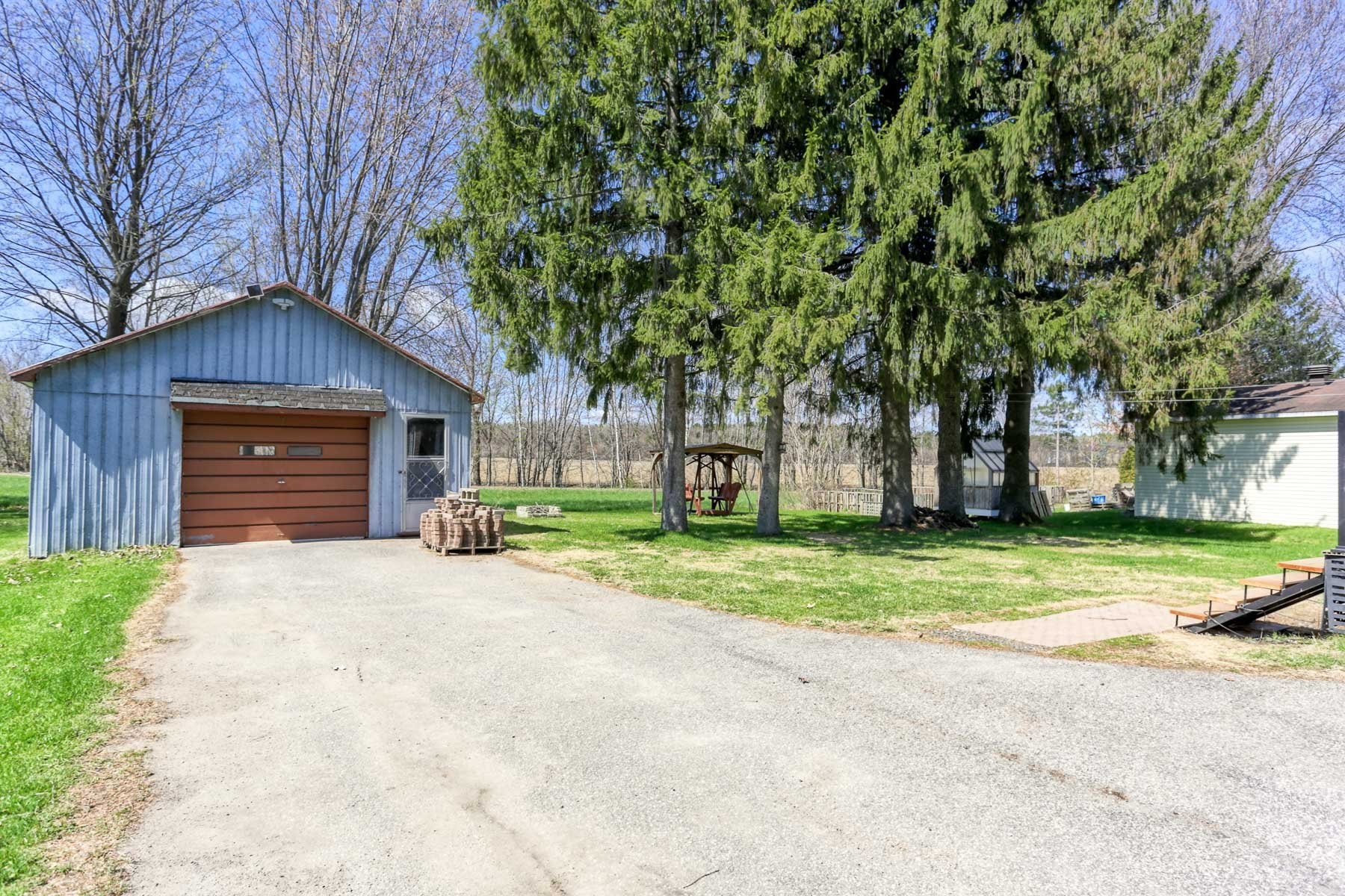 









81


Rue de la Salle

,
Batiscan,




QC
G0X1A0

