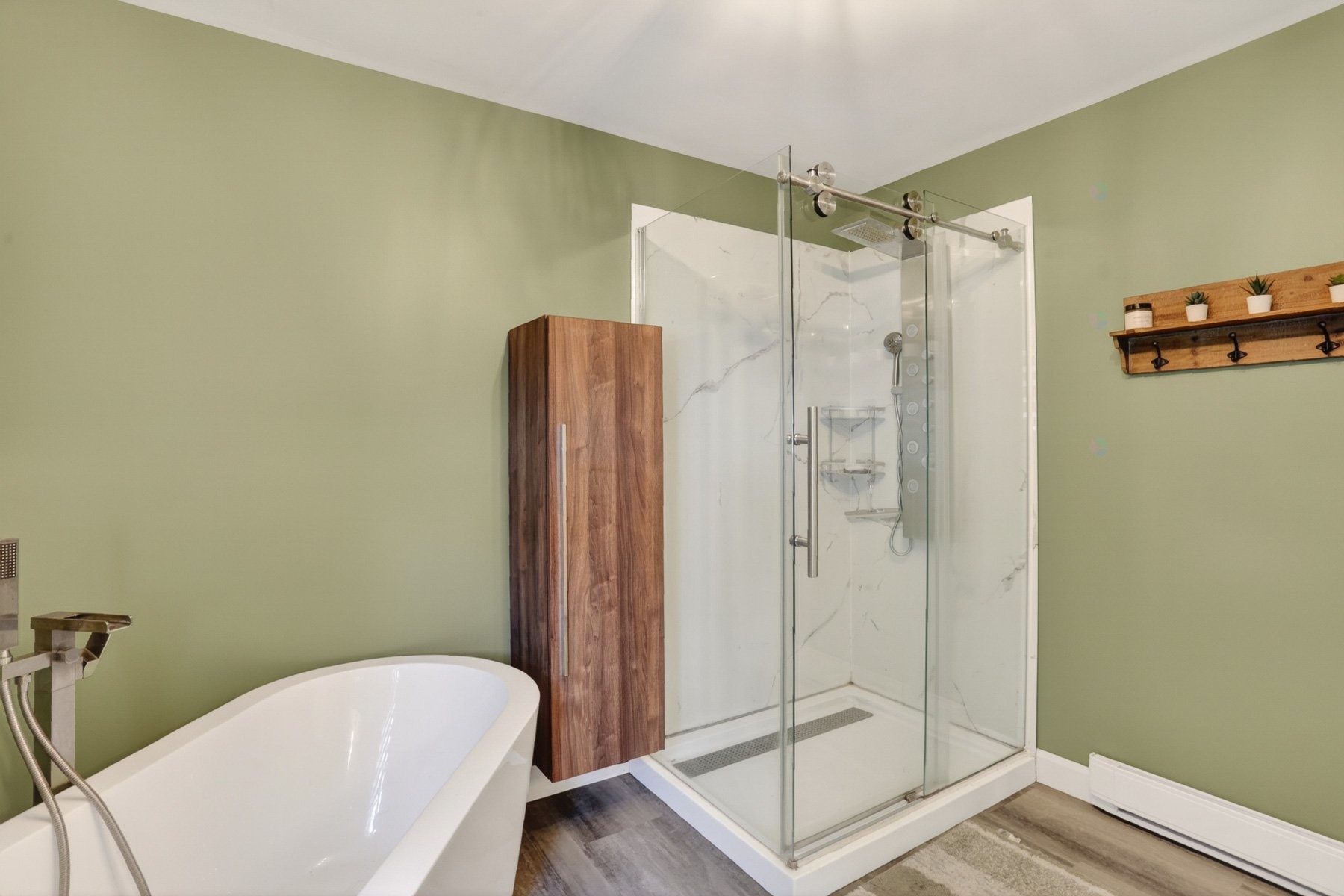 









81


Rue de la Salle

,
Batiscan,




QC
G0X1A0

