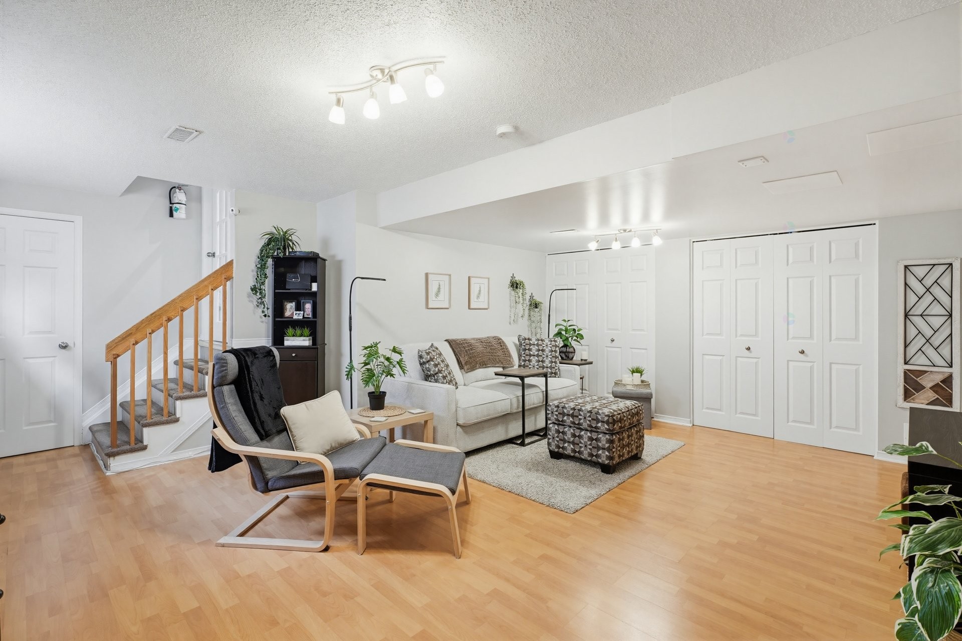 









23


Rue Homier

,
Gatineau (Gatineau),




QC
J8T8N9

