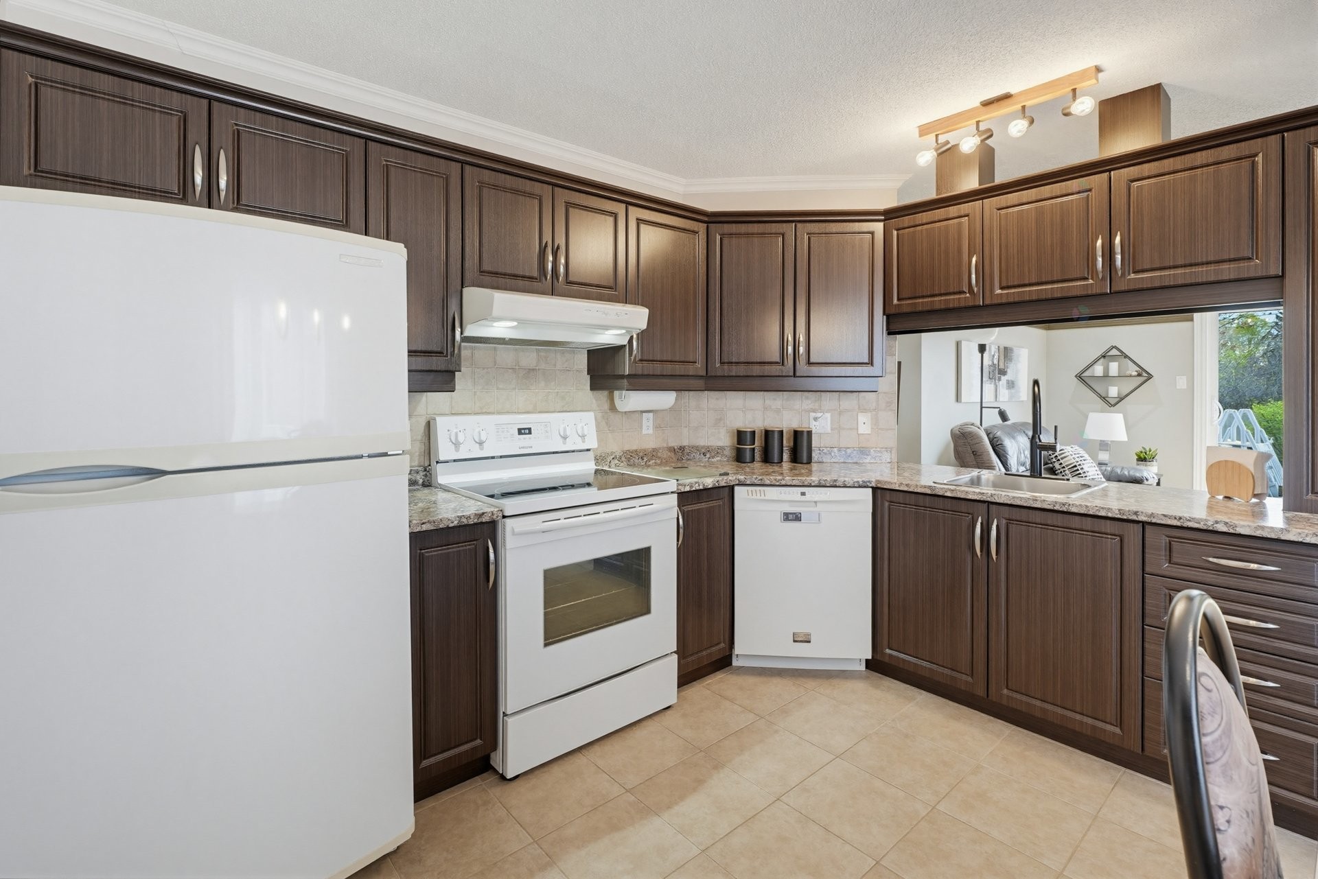 









23


Rue Homier

,
Gatineau (Gatineau),




QC
J8T8N9

