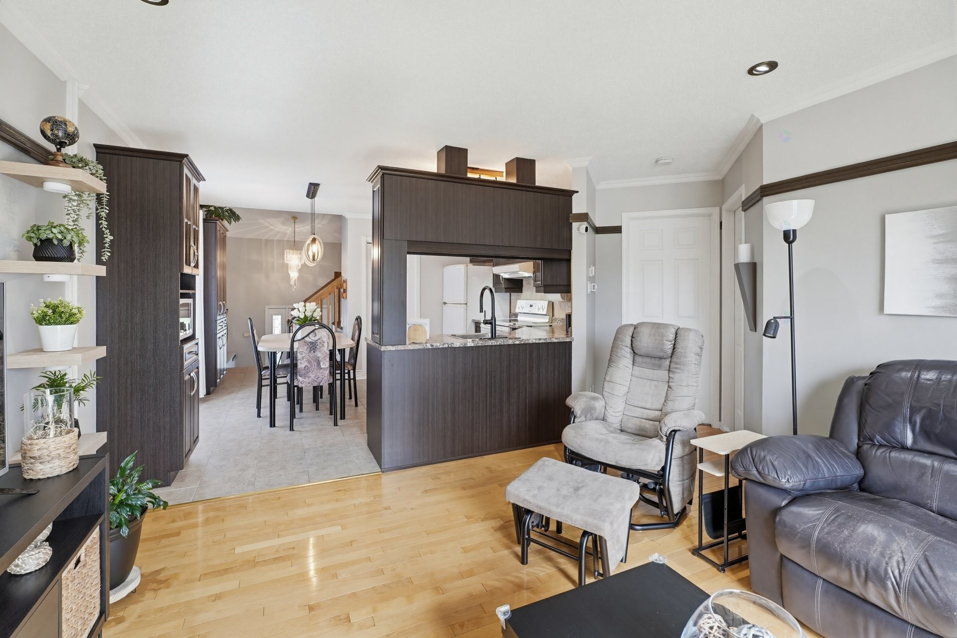 









23


Rue Homier

,
Gatineau (Gatineau),




QC
J8T8N9

