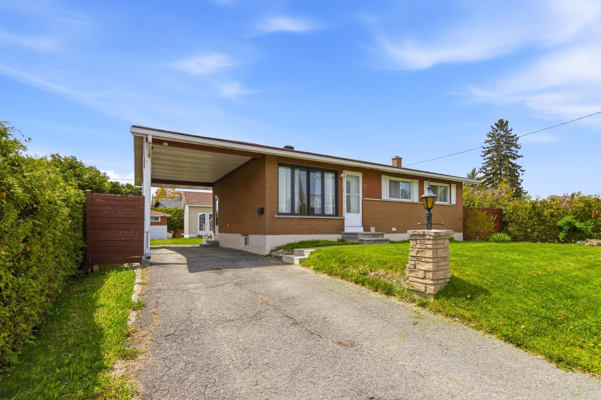 









57


Rue de Grenoble

,
Gatineau (Gatineau),




QC
J8T4W2

