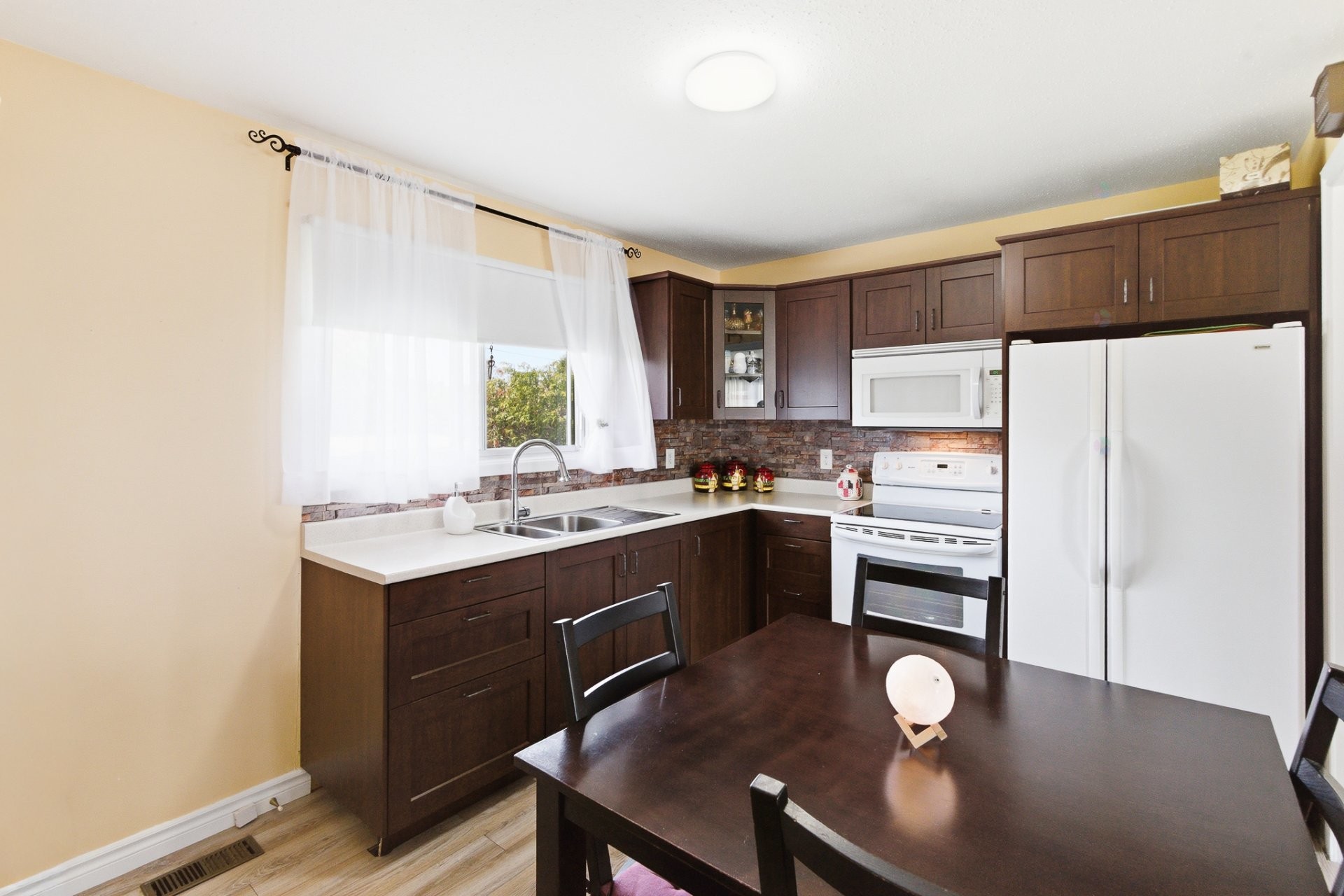 









57


Rue de Grenoble

,
Gatineau (Gatineau),




QC
J8T4W2

