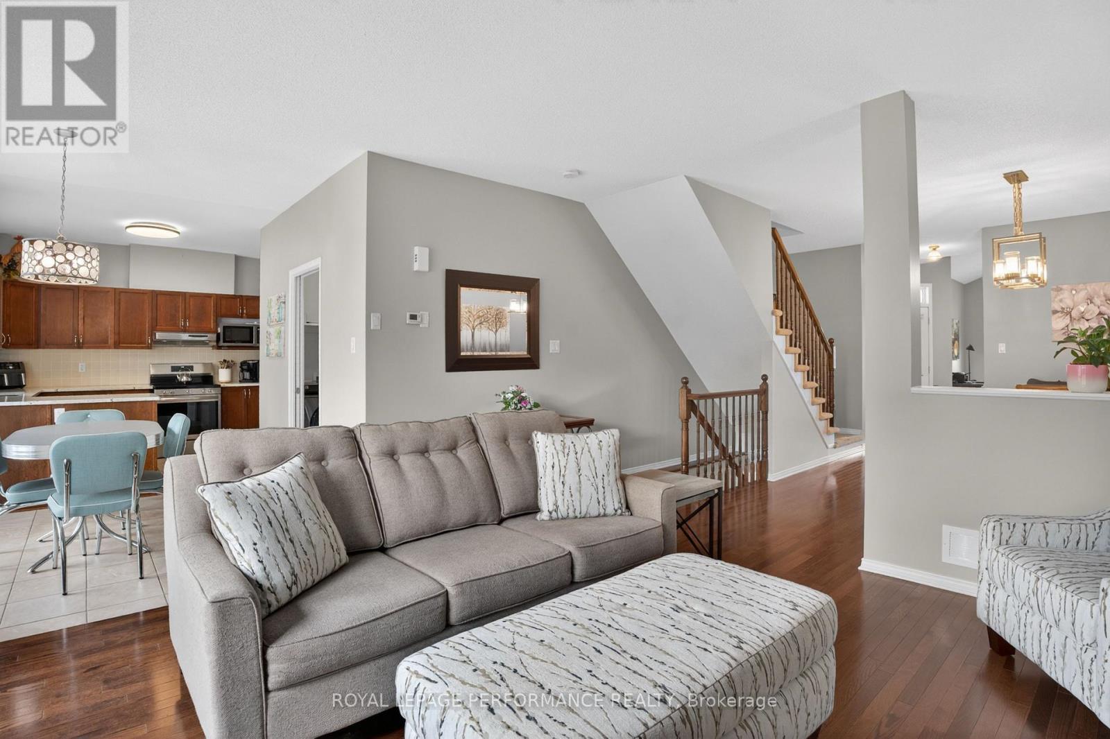 












112 JADE STREET

,
Clarence-Rockland,




Ontario
K4K0C8

