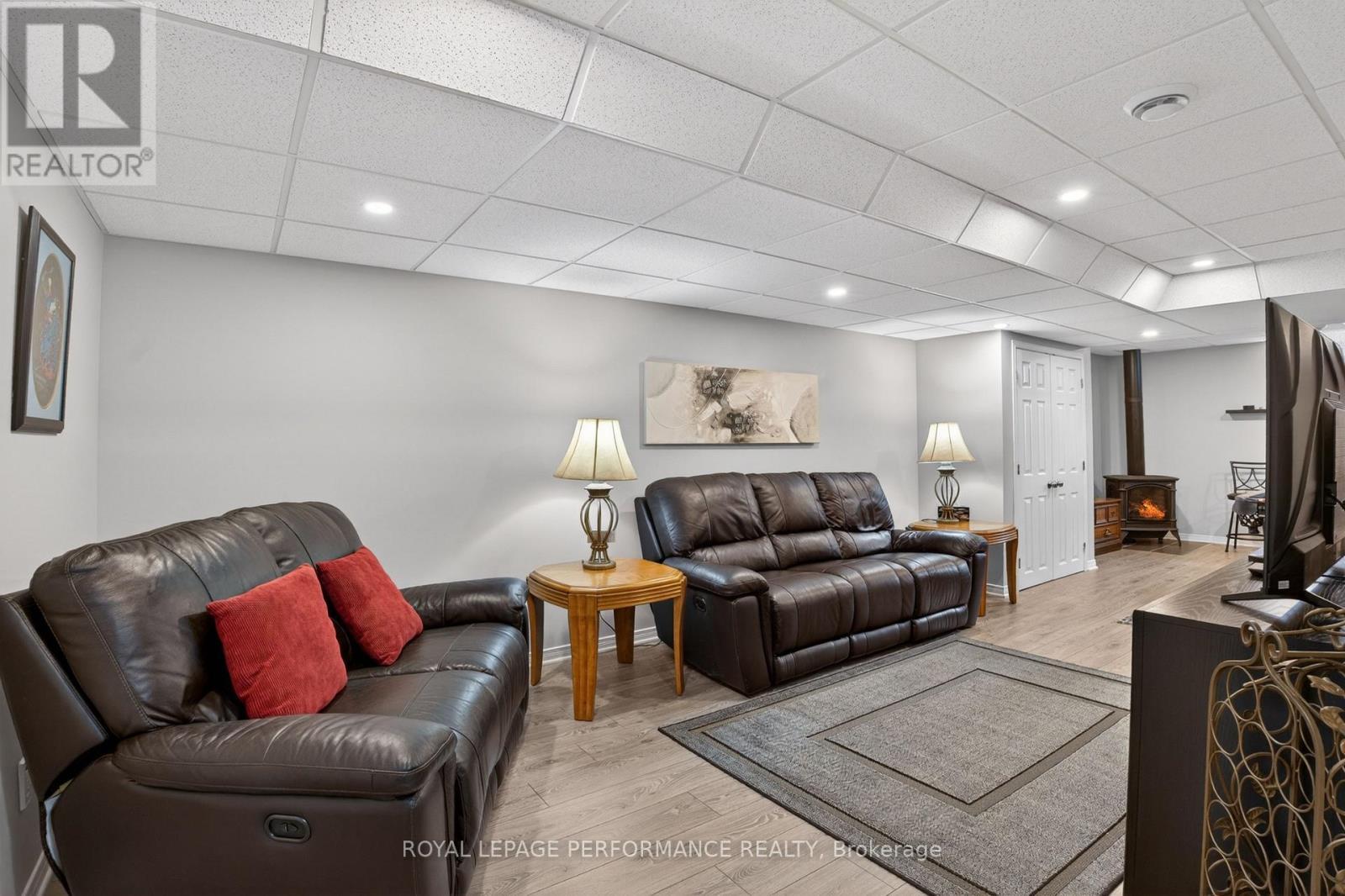 












112 JADE STREET

,
Clarence-Rockland,




Ontario
K4K0C8

