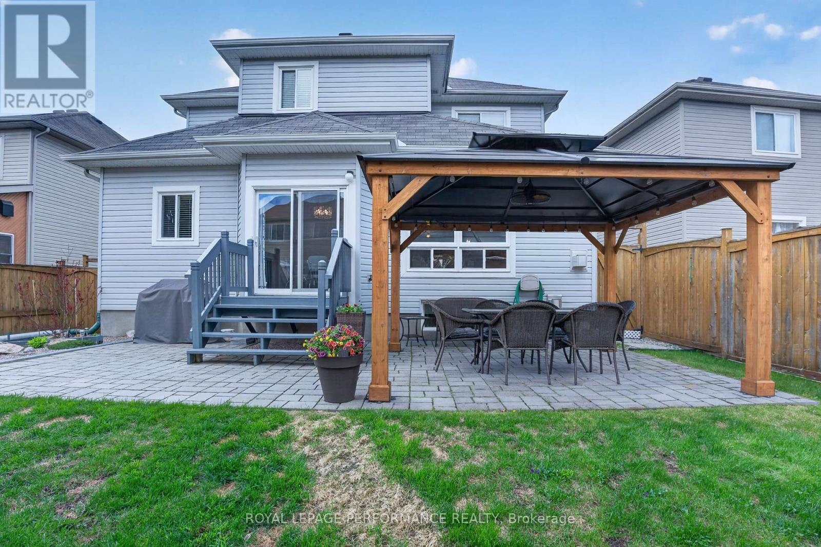 












112 JADE STREET

,
Clarence-Rockland,




Ontario
K4K0C8

