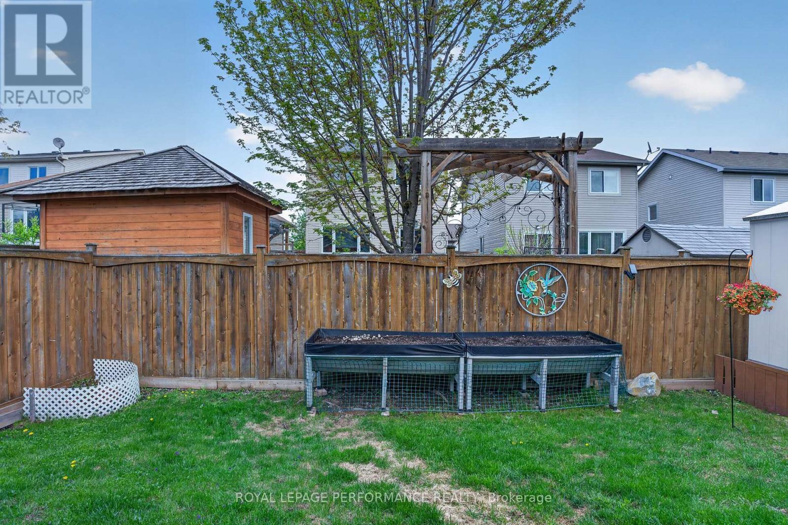 












112 JADE STREET

,
Clarence-Rockland,




Ontario
K4K0C8

