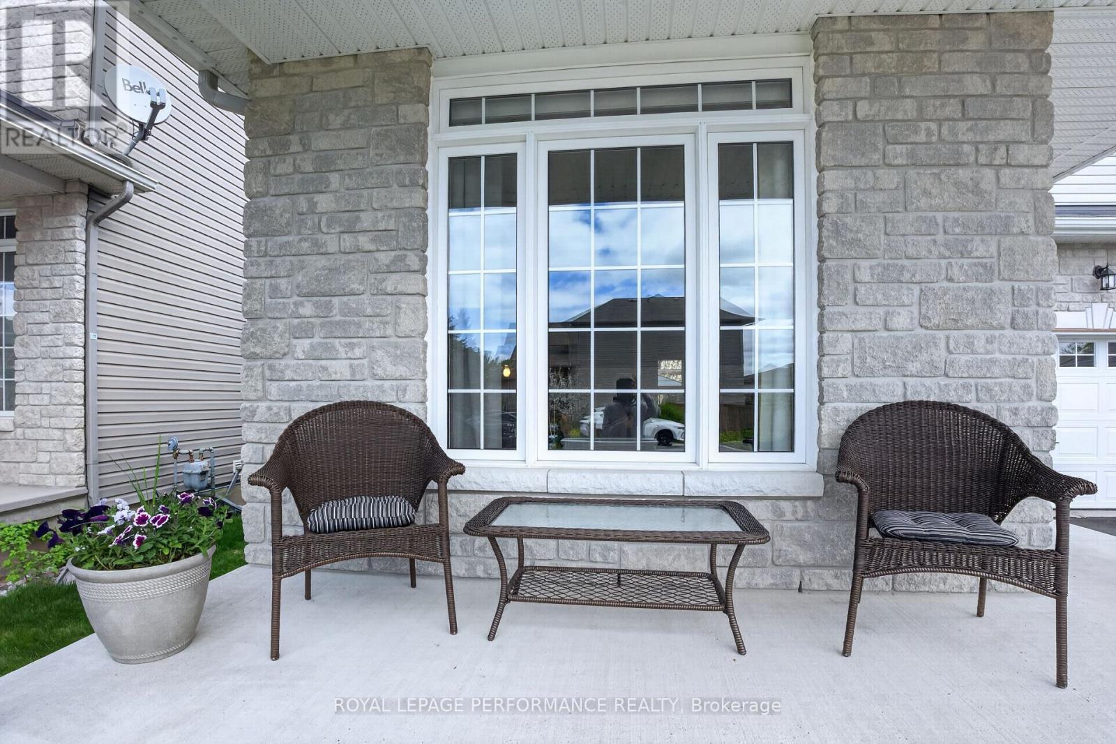 












112 JADE STREET

,
Clarence-Rockland,




Ontario
K4K0C8

