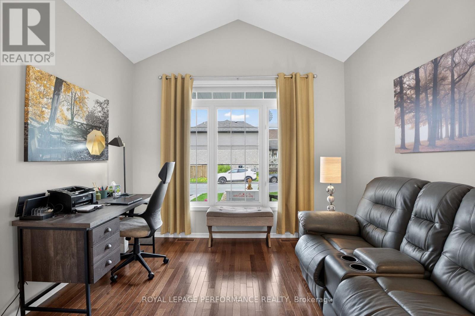 












112 JADE STREET

,
Clarence-Rockland,




Ontario
K4K0C8

