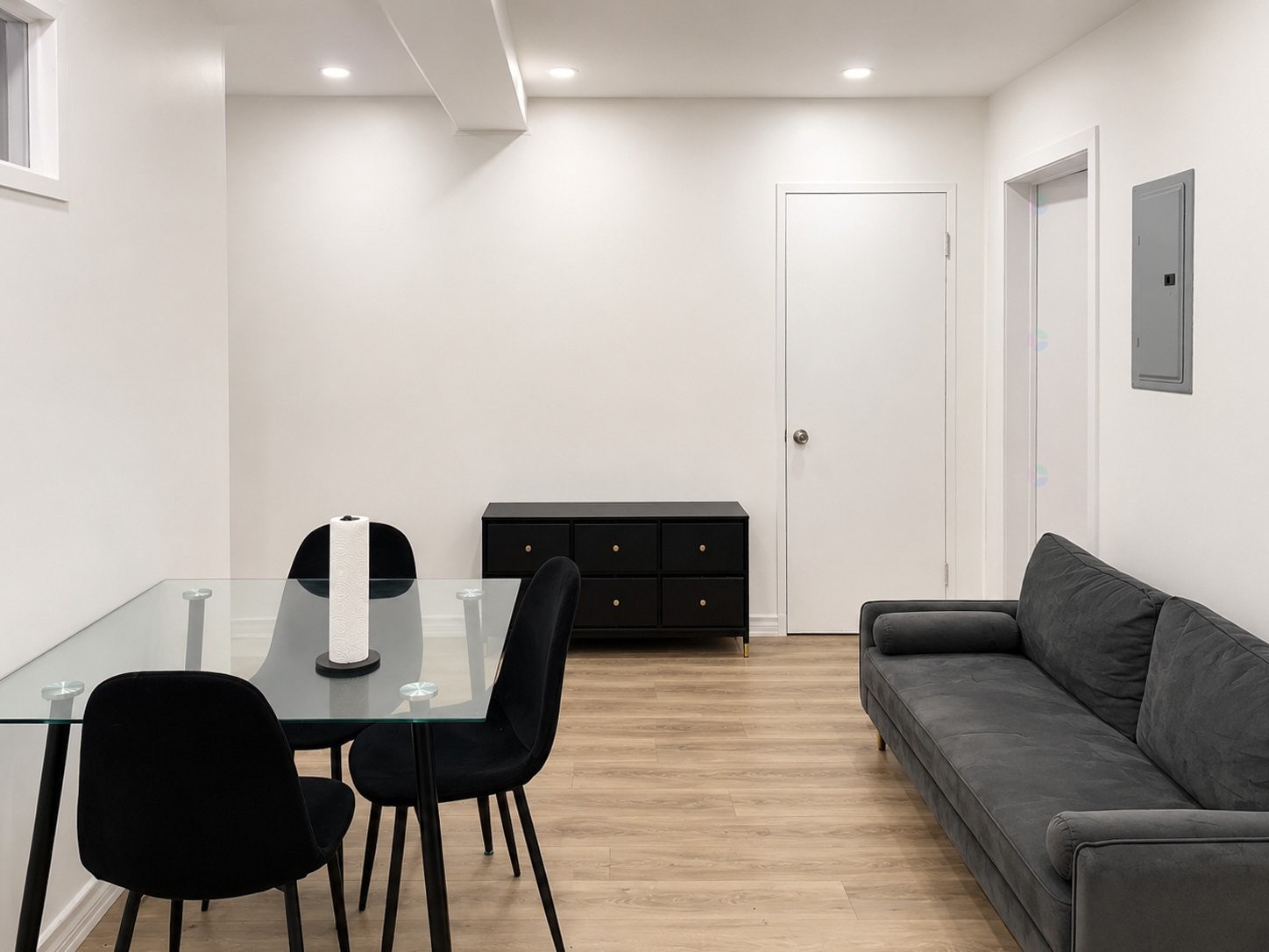 









1401


Rue Brochu

,
Montréal (Saint-Laurent),




QC
H4N1V1

