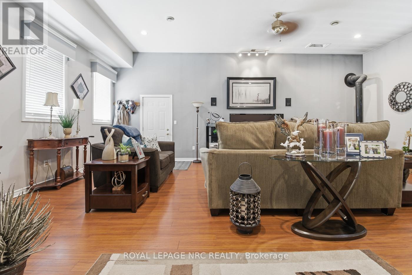 












10195 STANLEY AVENUE

,
Niagara Falls (Lyons Creek),




Ontario
L2E6S6

