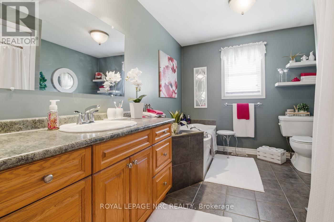 












10195 STANLEY AVENUE

,
Niagara Falls (Lyons Creek),




Ontario
L2E6S6

