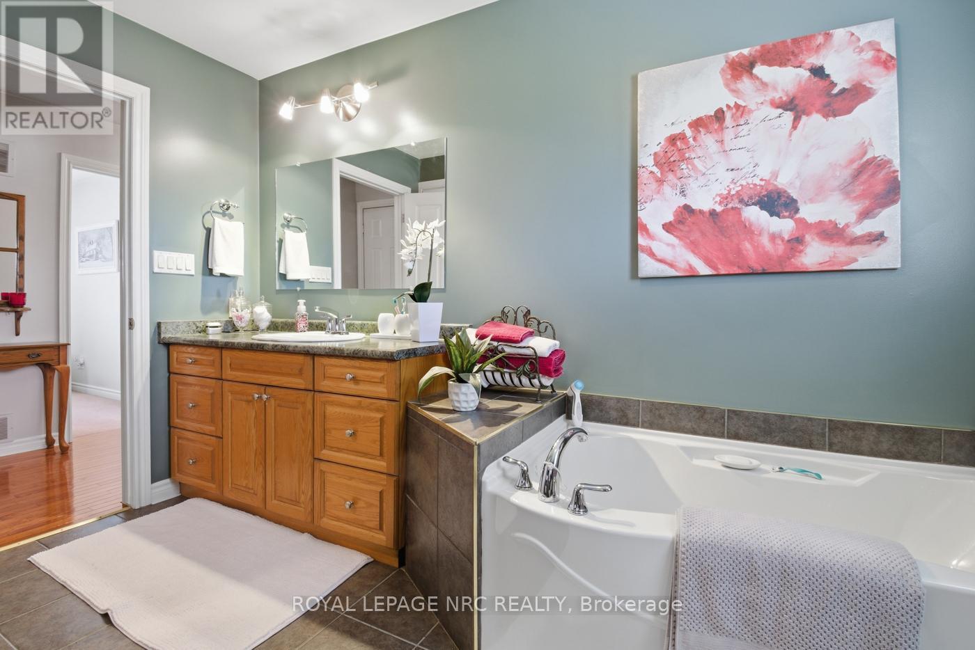 












10195 STANLEY AVENUE

,
Niagara Falls (Lyons Creek),




Ontario
L2E6S6

