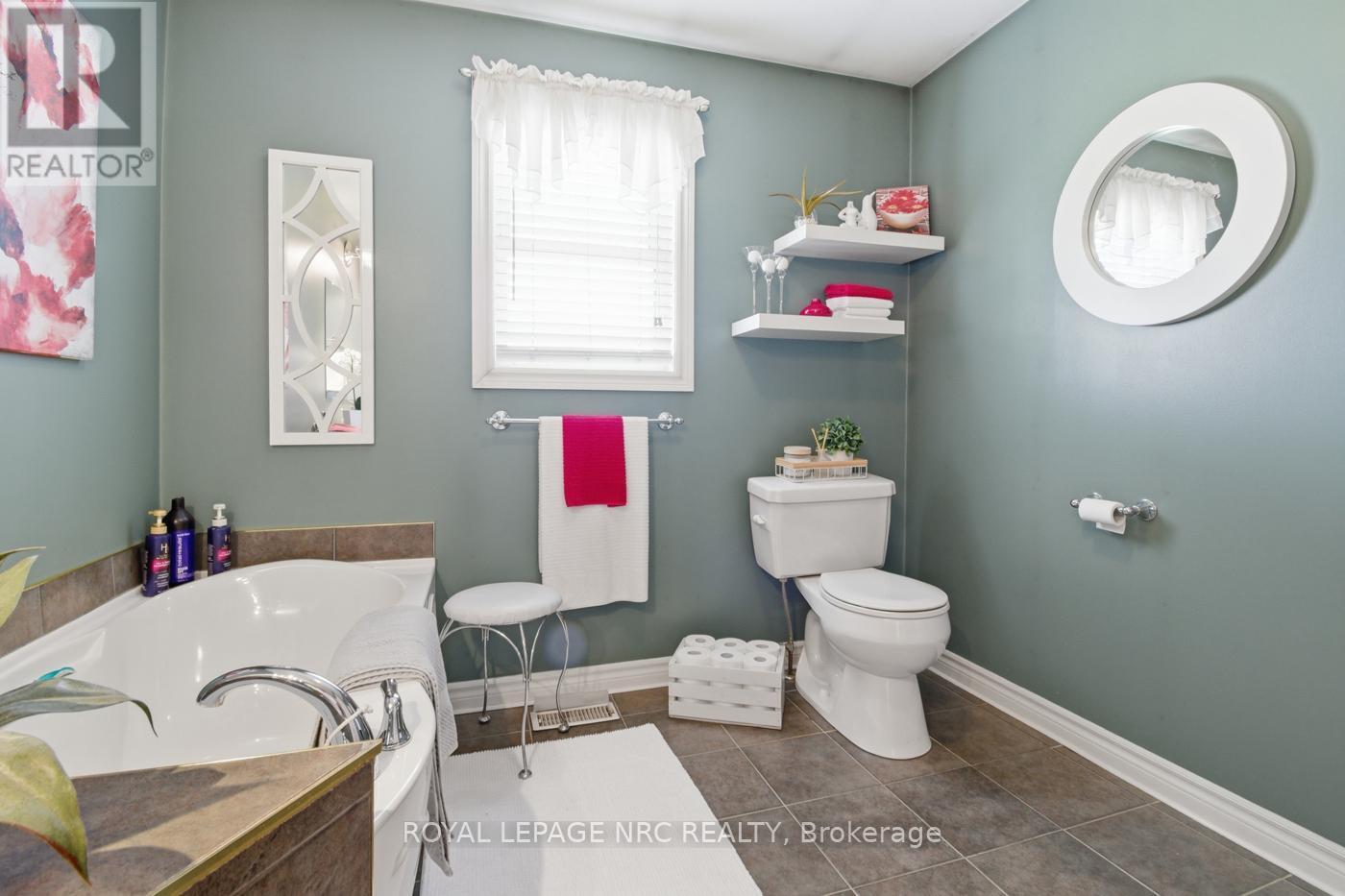 












10195 STANLEY AVENUE

,
Niagara Falls (Lyons Creek),




Ontario
L2E6S6

