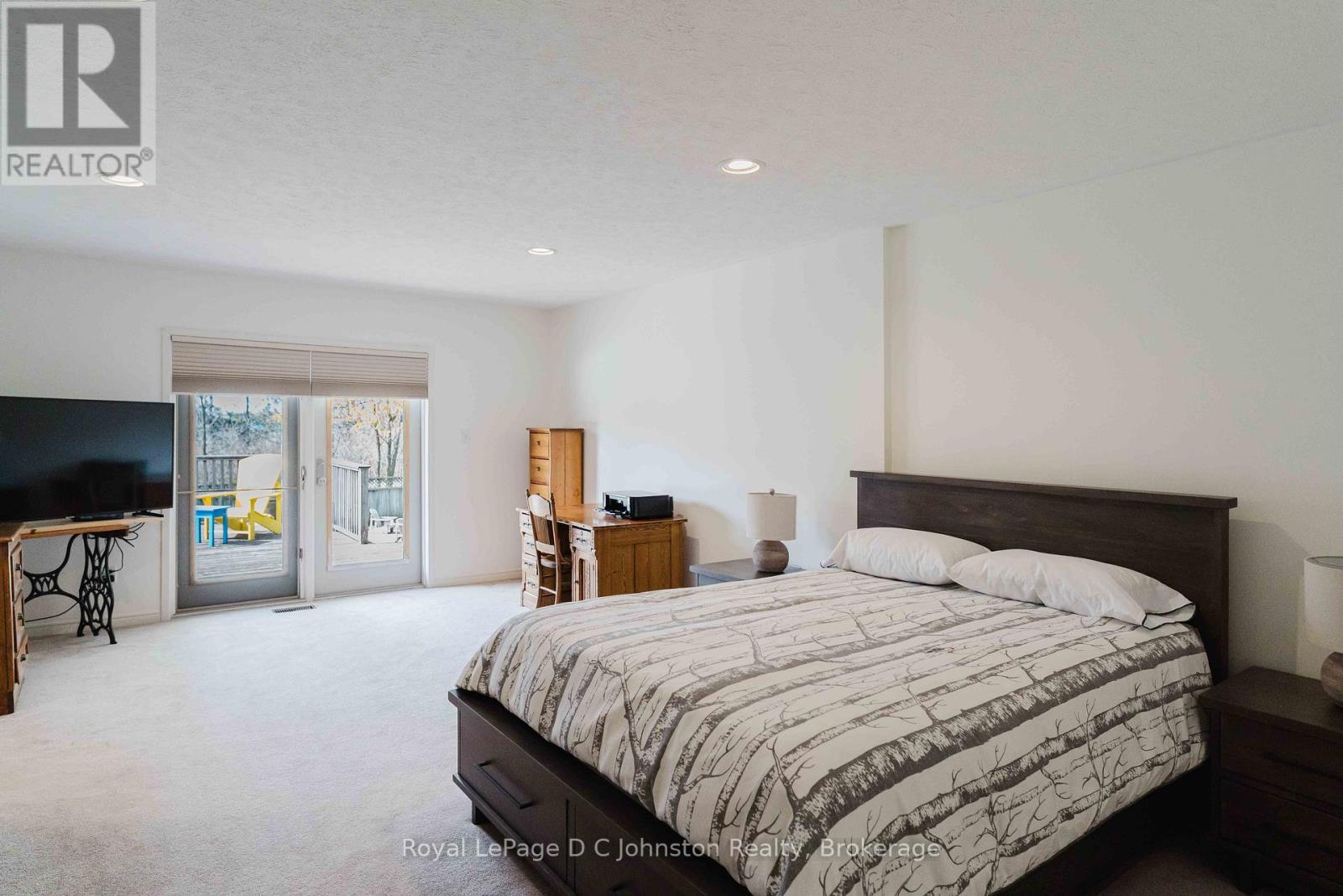 












343 MAPLE DRIVE

,
Saugeen Shores,




Ontario
N0H2C4

