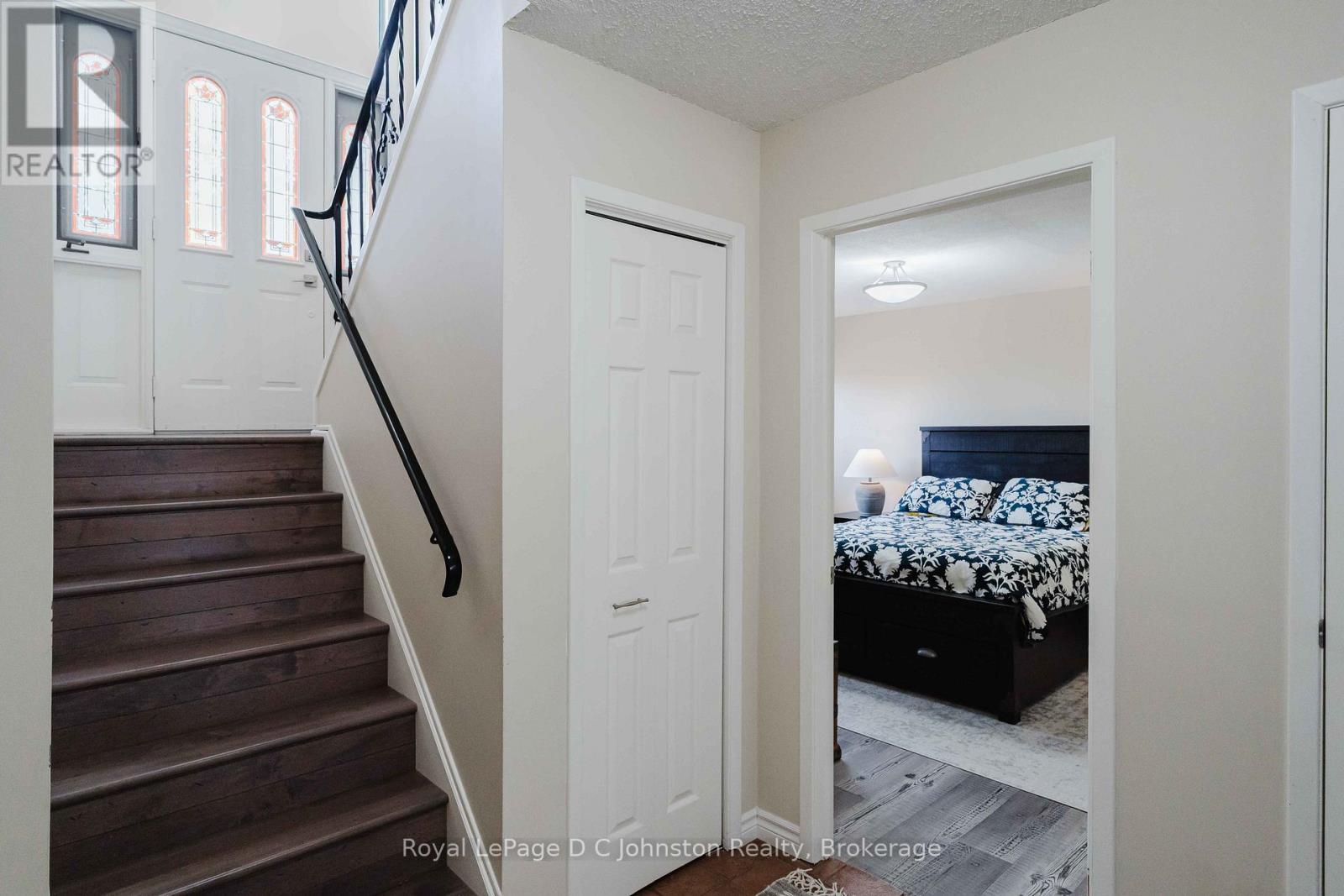 












343 MAPLE DRIVE

,
Saugeen Shores,




Ontario
N0H2C4

