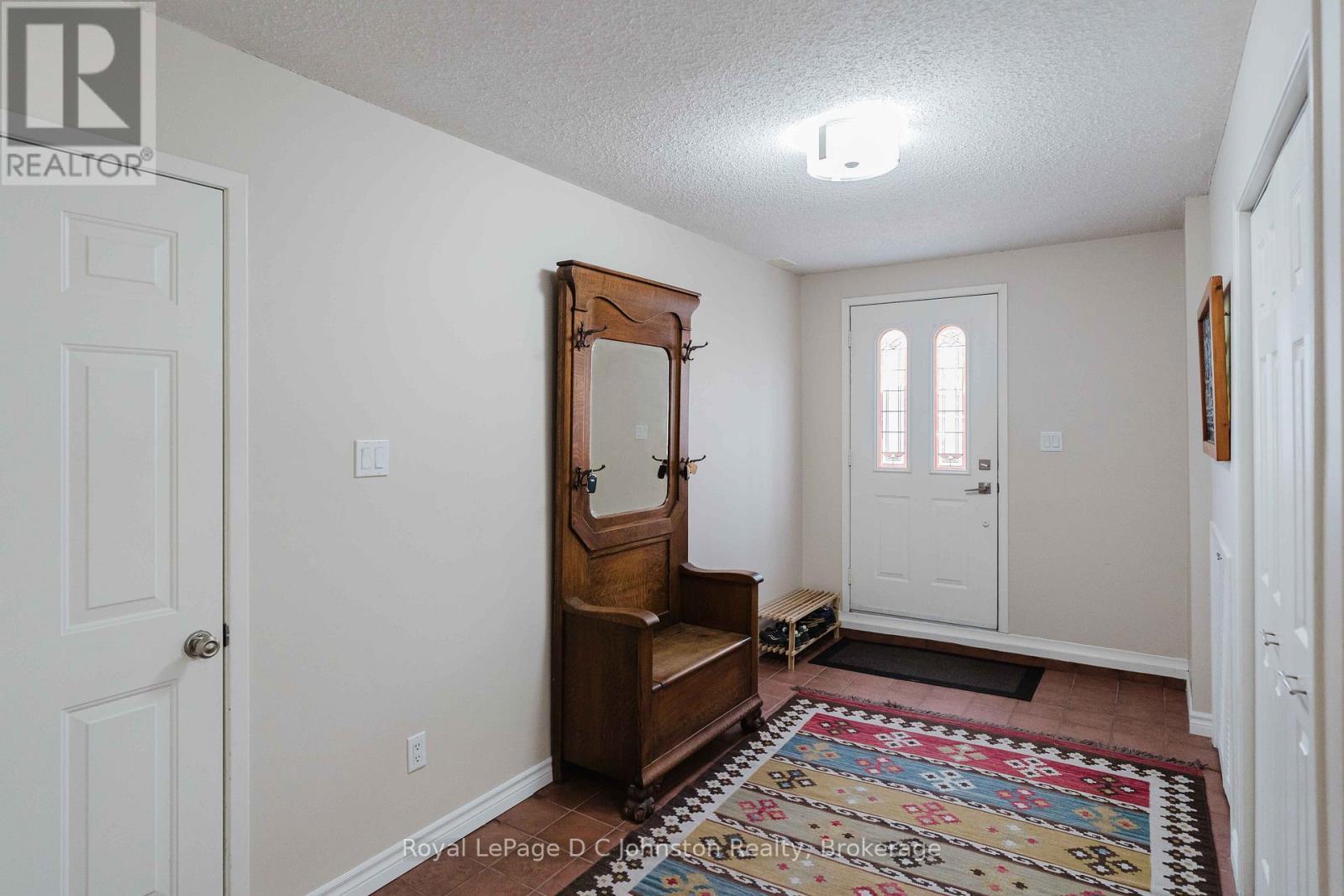 












343 MAPLE DRIVE

,
Saugeen Shores,




Ontario
N0H2C4

