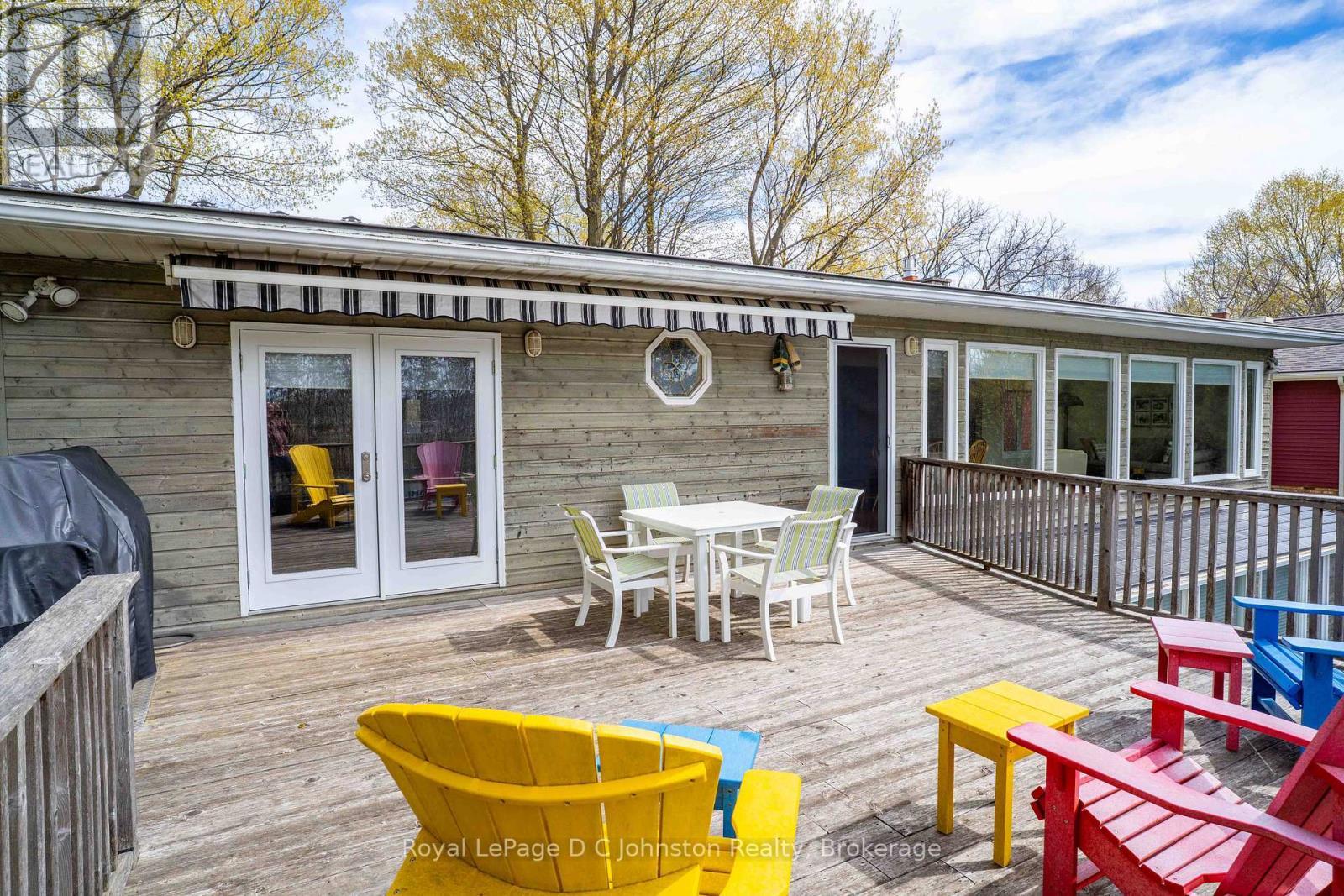 












343 MAPLE DRIVE

,
Saugeen Shores,




Ontario
N0H2C4

