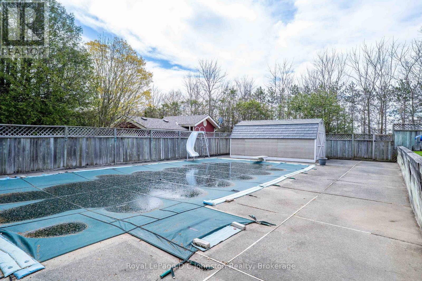 












343 MAPLE DRIVE

,
Saugeen Shores,




Ontario
N0H2C4


