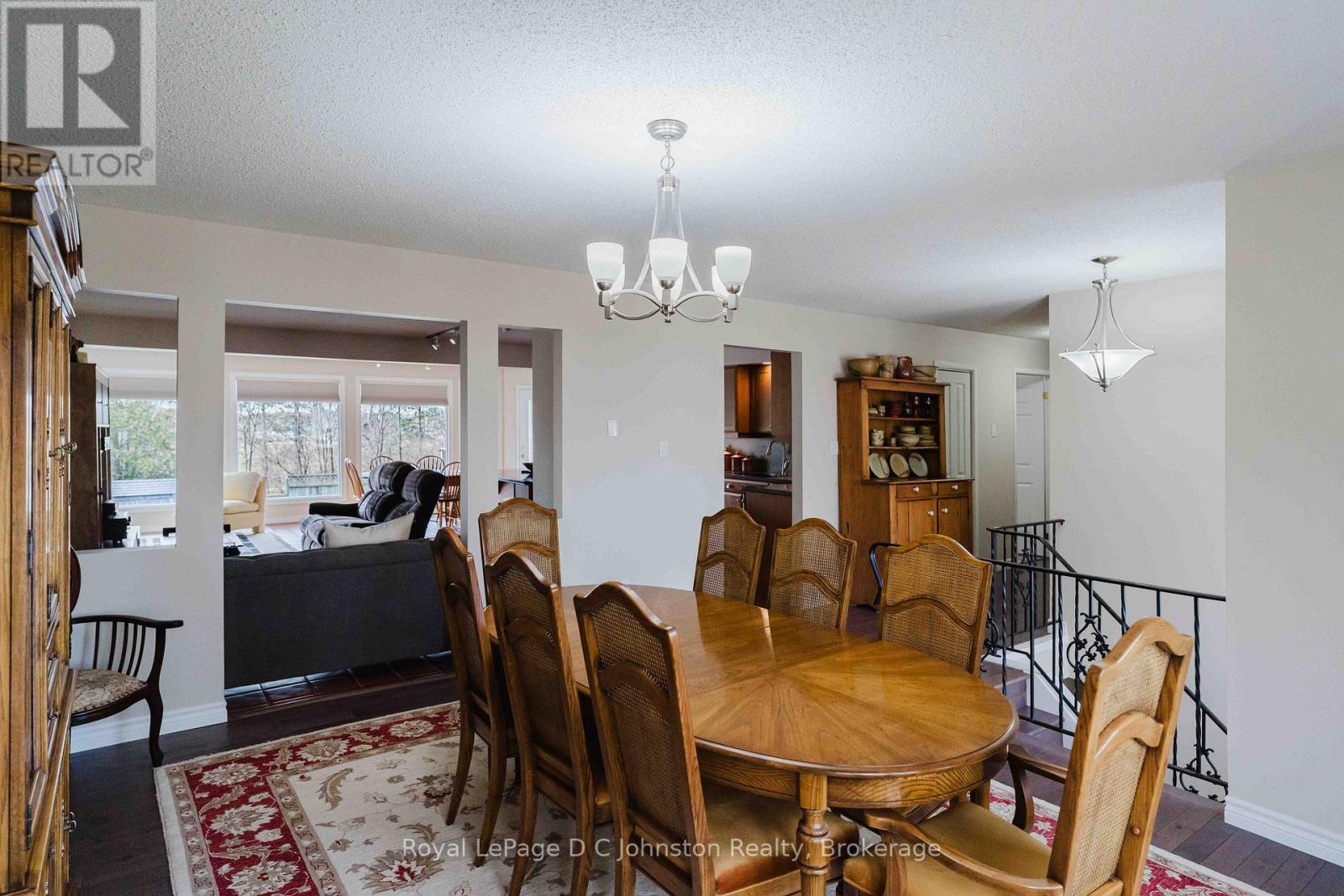 












343 MAPLE DRIVE

,
Saugeen Shores,




Ontario
N0H2C4

