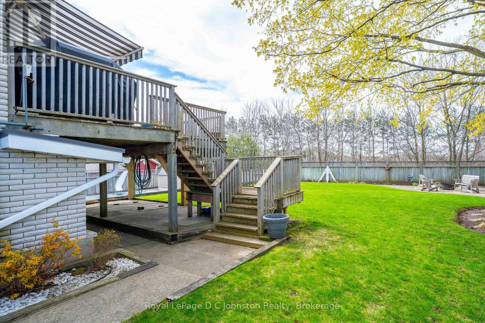 












343 MAPLE DRIVE

,
Saugeen Shores,




Ontario
N0H2C4

