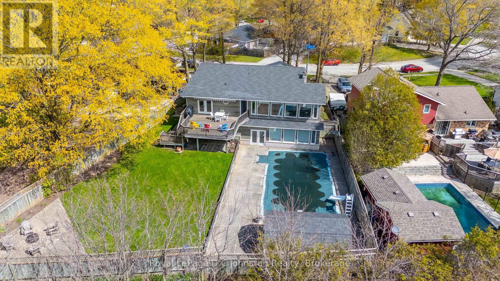 












343 MAPLE DRIVE

,
Saugeen Shores,




Ontario
N0H2C4

