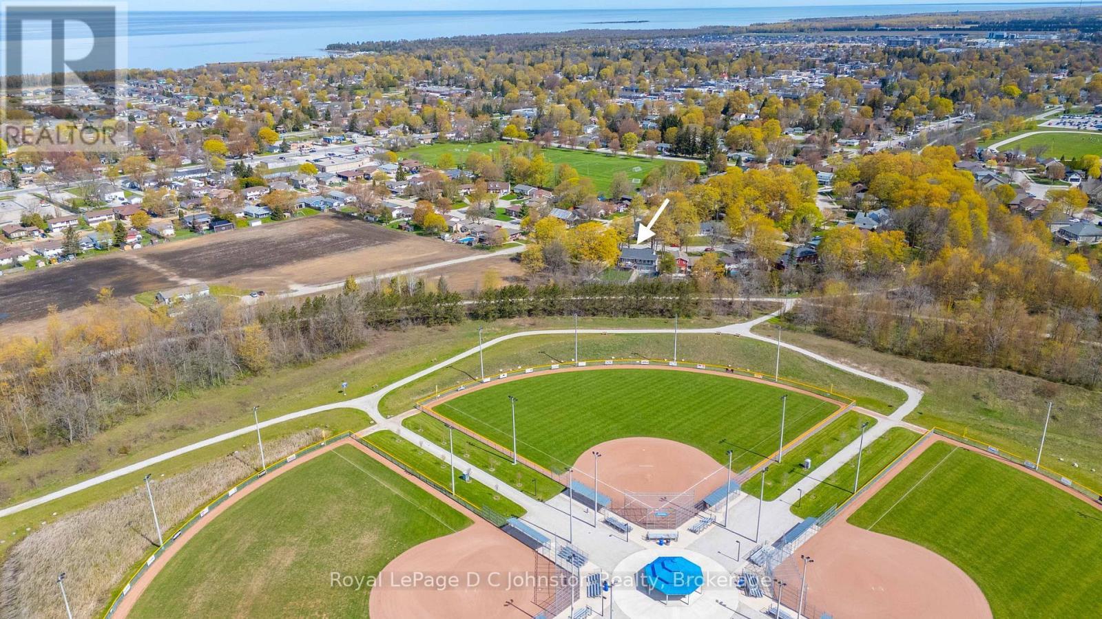 












343 MAPLE DRIVE

,
Saugeen Shores,




Ontario
N0H2C4

