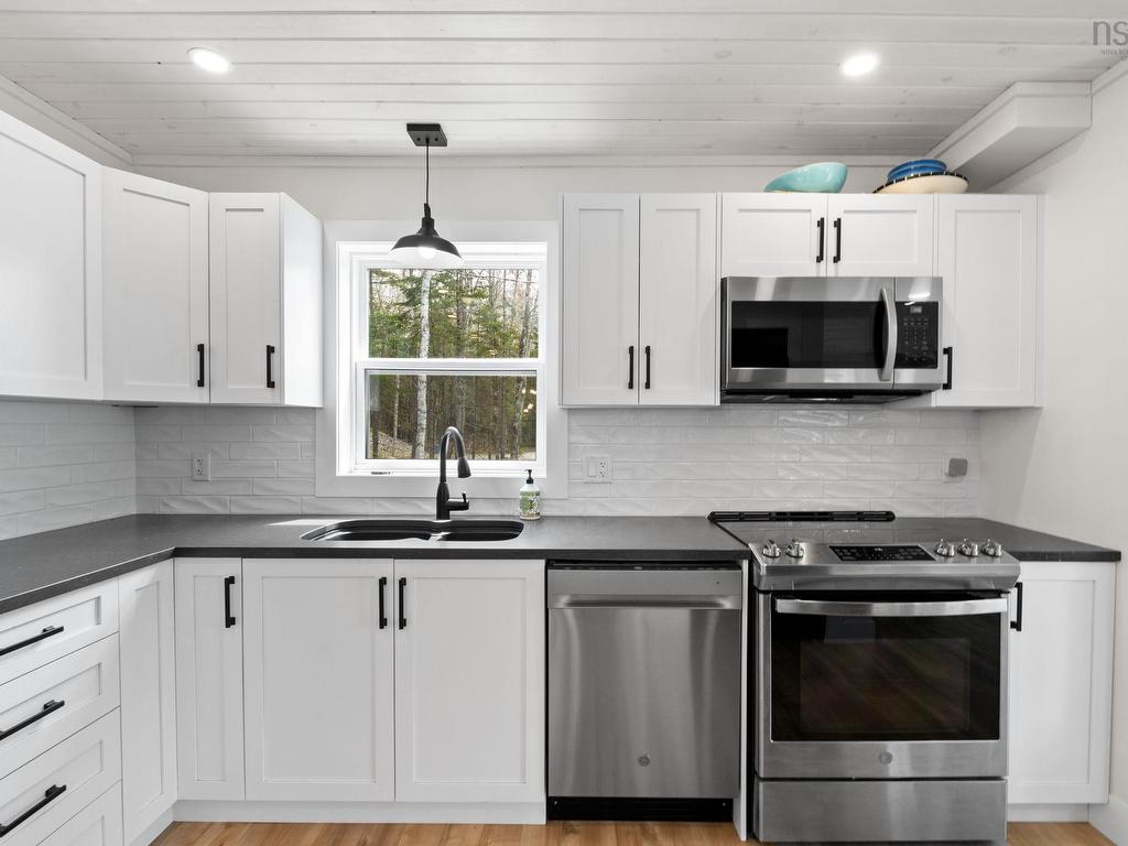 












75 21 Dove

,
Vaughan,




NS
B0N 2T0

