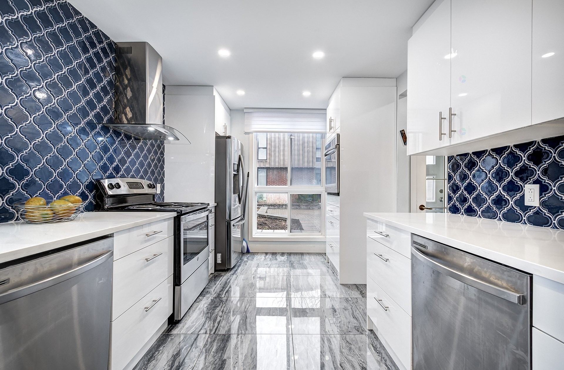 









5670


Ch. Merrimac

,
Côte-Saint-Luc,




QC
H4W1S6


