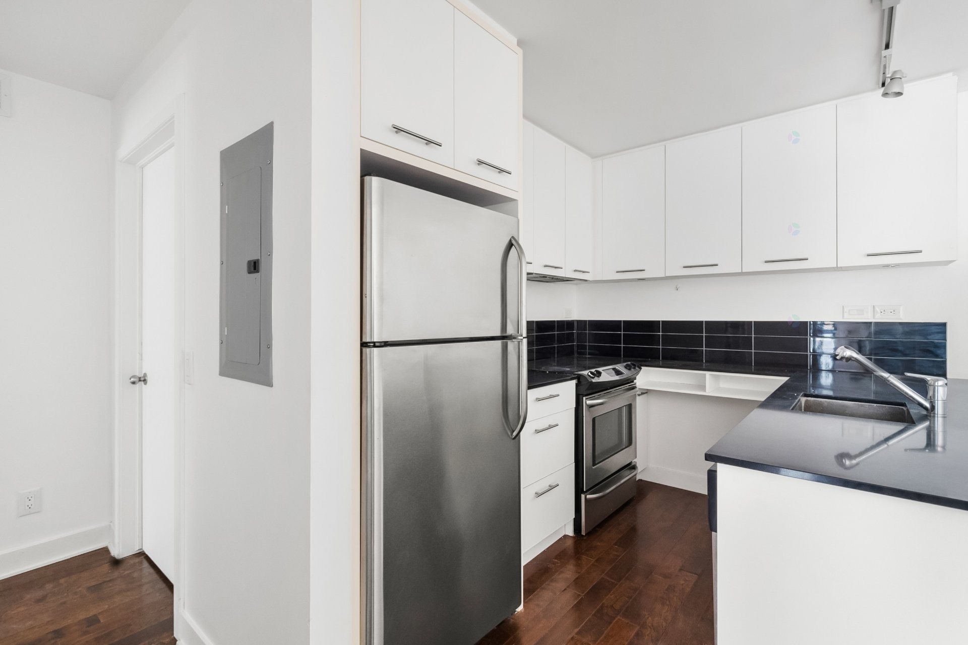 









1414


Rue Chomedey

, 754,
Montréal (Ville-Marie),




QC
H3H0A2

