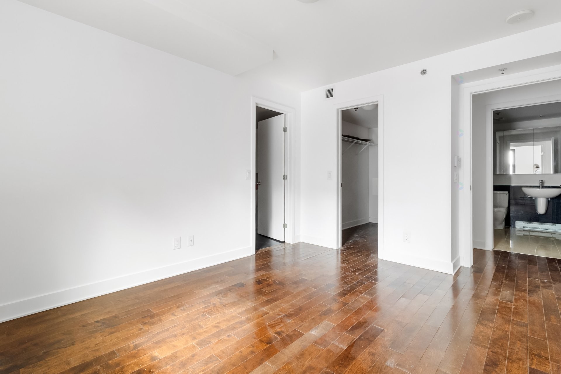 









1414


Rue Chomedey

, 754,
Montréal (Ville-Marie),




QC
H3H0A2

