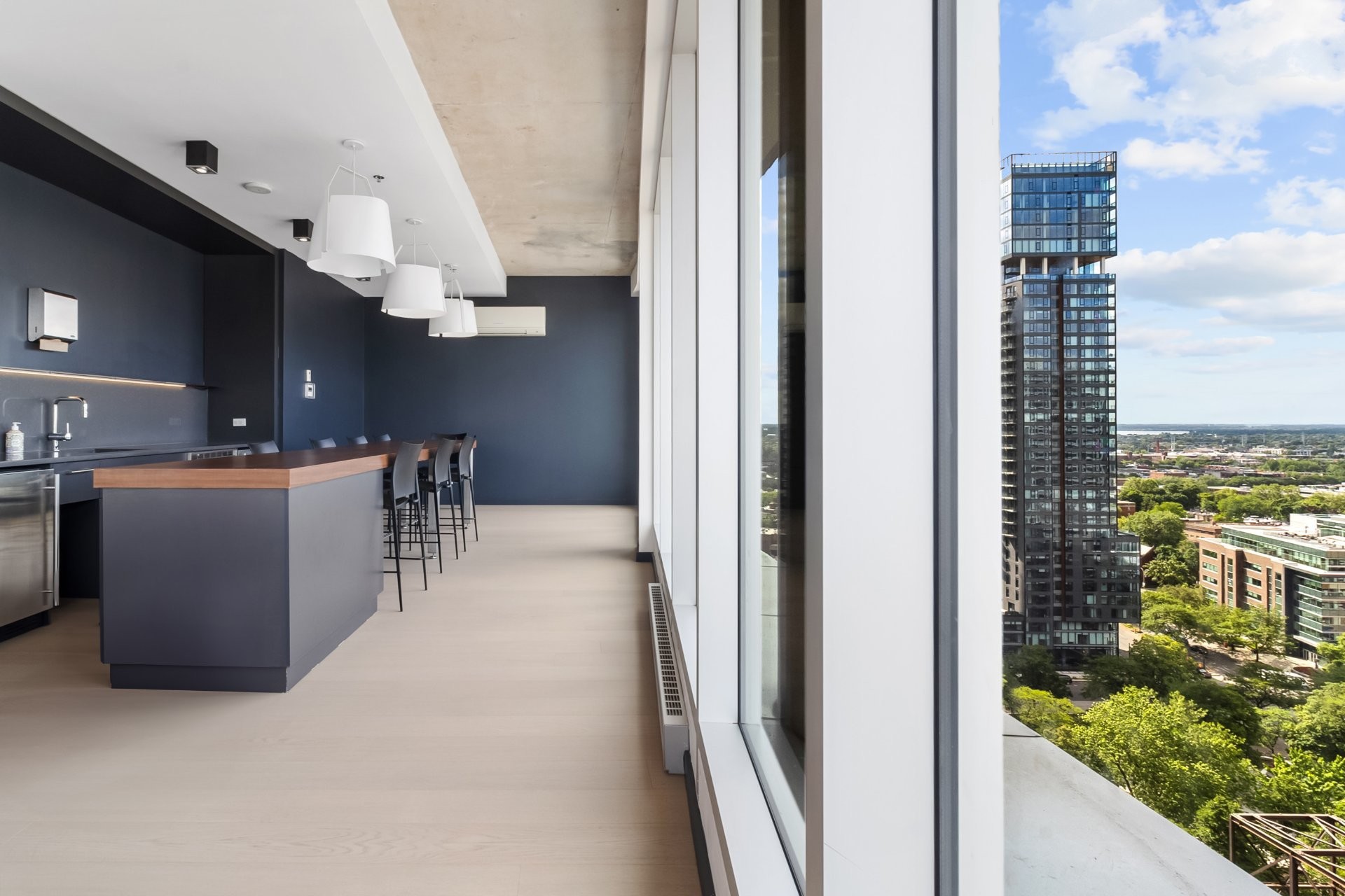 









1414


Rue Chomedey

, 754,
Montréal (Ville-Marie),




QC
H3H0A2

