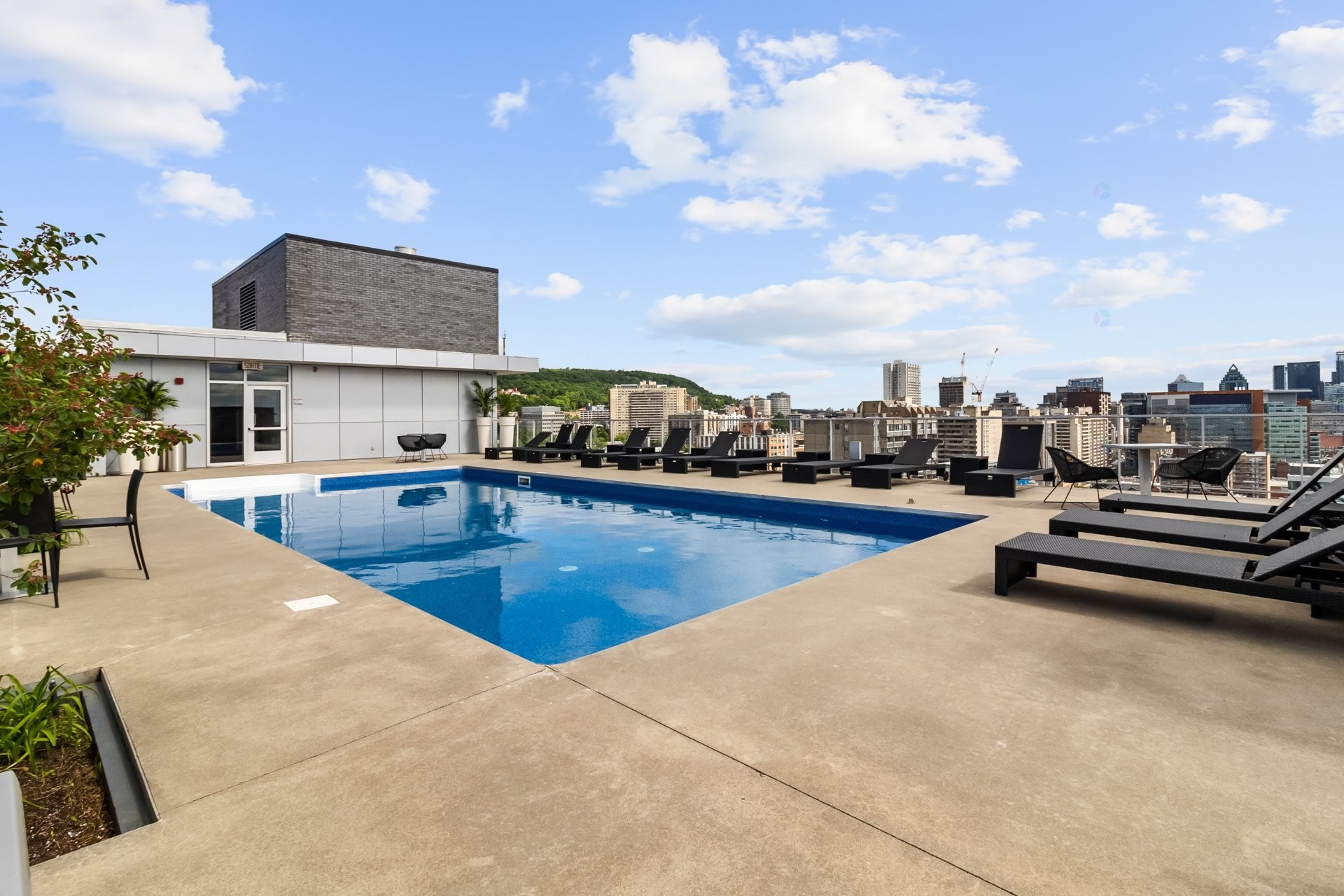 









1414


Rue Chomedey

, 754,
Montréal (Ville-Marie),




QC
H3H0A2

