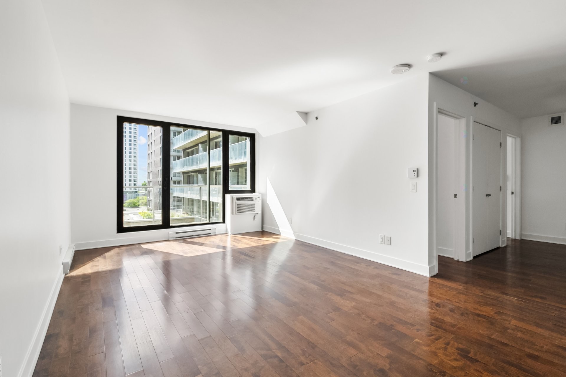 









1414


Rue Chomedey

, 754,
Montréal (Ville-Marie),




QC
H3H0A2

