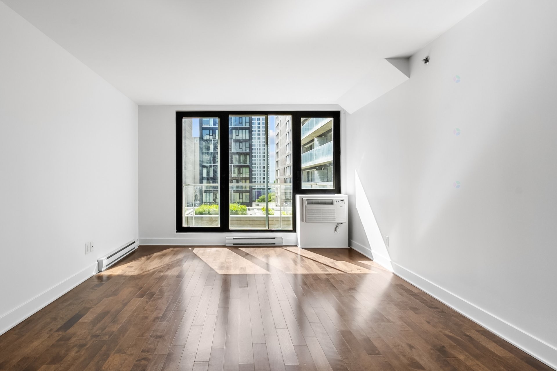 









1414


Rue Chomedey

, 754,
Montréal (Ville-Marie),




QC
H3H0A2

