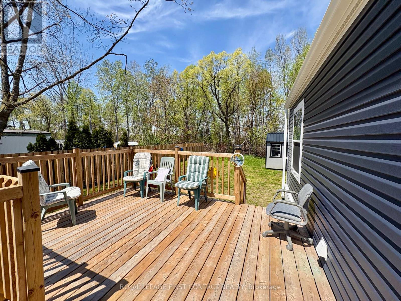 












40 SHAMROCK CRESCENT

,
Essa,




Ontario
L3W0A5

