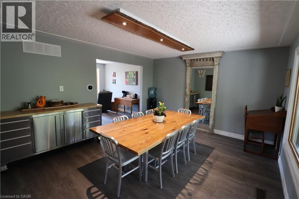 












1814 NAFZIGER Road

,
New Hamburg,




Ontario
N3A3G9

