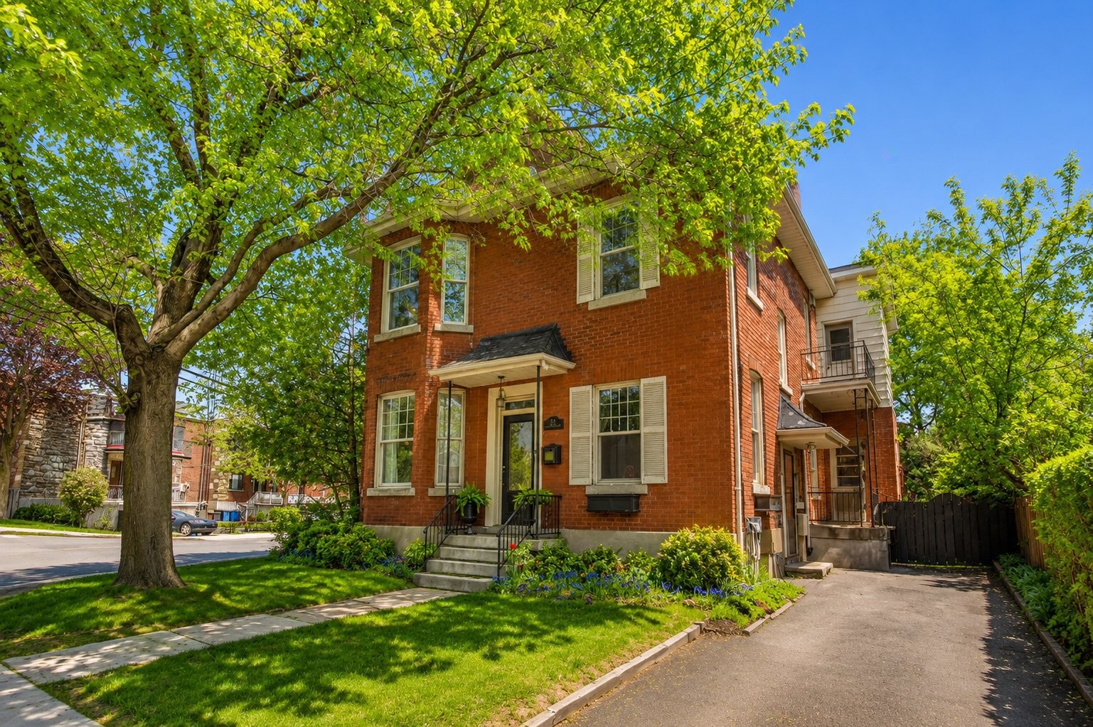 









345


Av. Westminster N.

,
Montréal-Ouest,




QC
H4X1Z8

