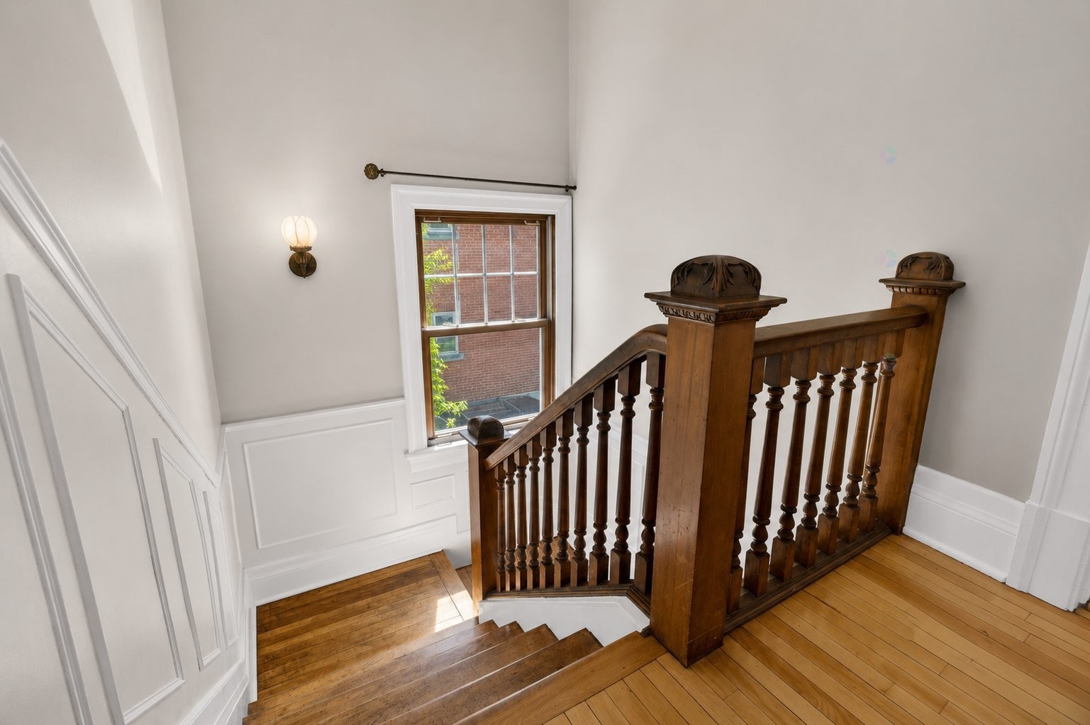 









345


Av. Westminster N.

,
Montréal-Ouest,




QC
H4X1Z8

