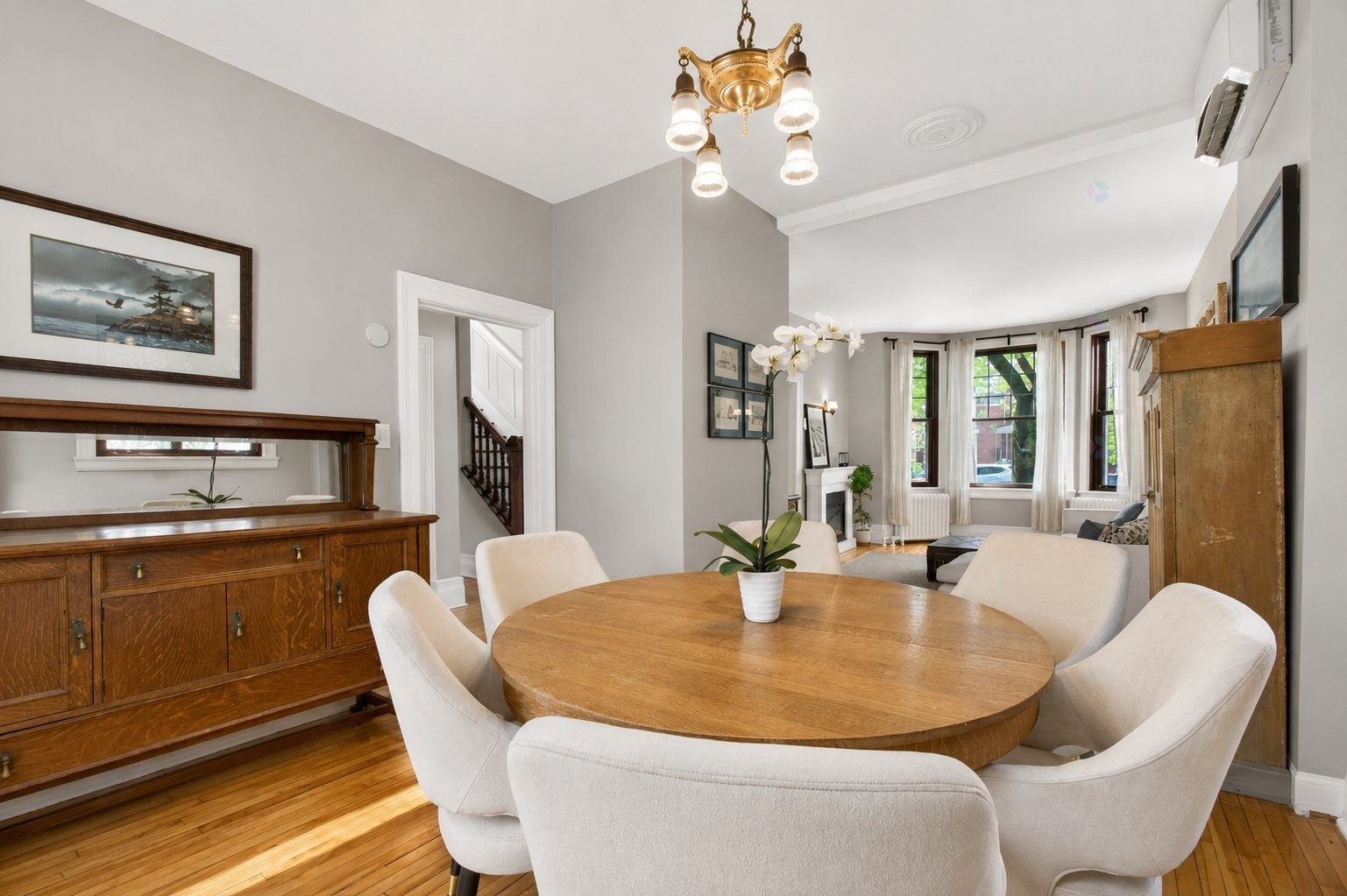 









345


Av. Westminster N.

,
Montréal-Ouest,




QC
H4X1Z8

