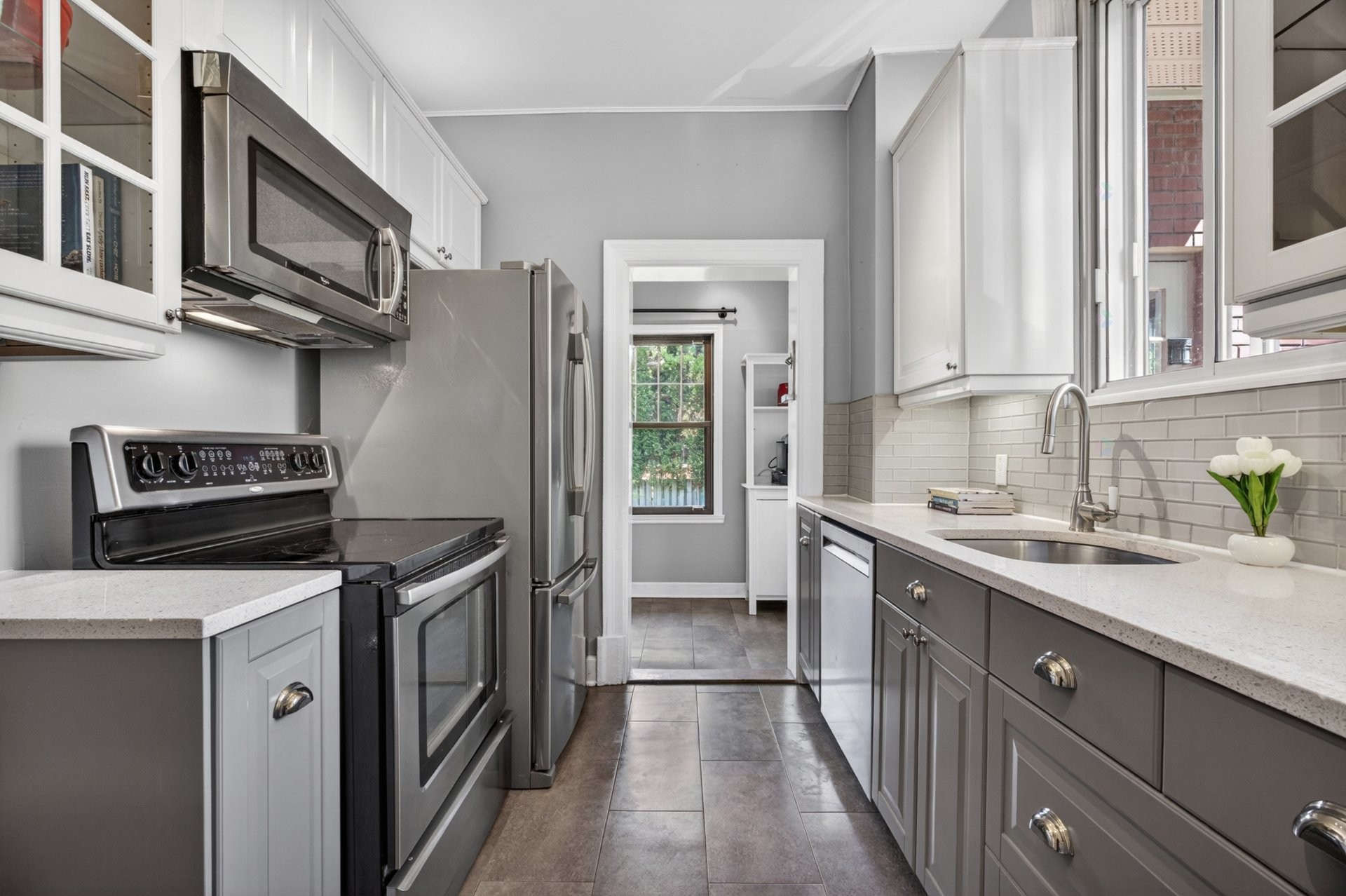 









345


Av. Westminster N.

,
Montréal-Ouest,




QC
H4X1Z8

