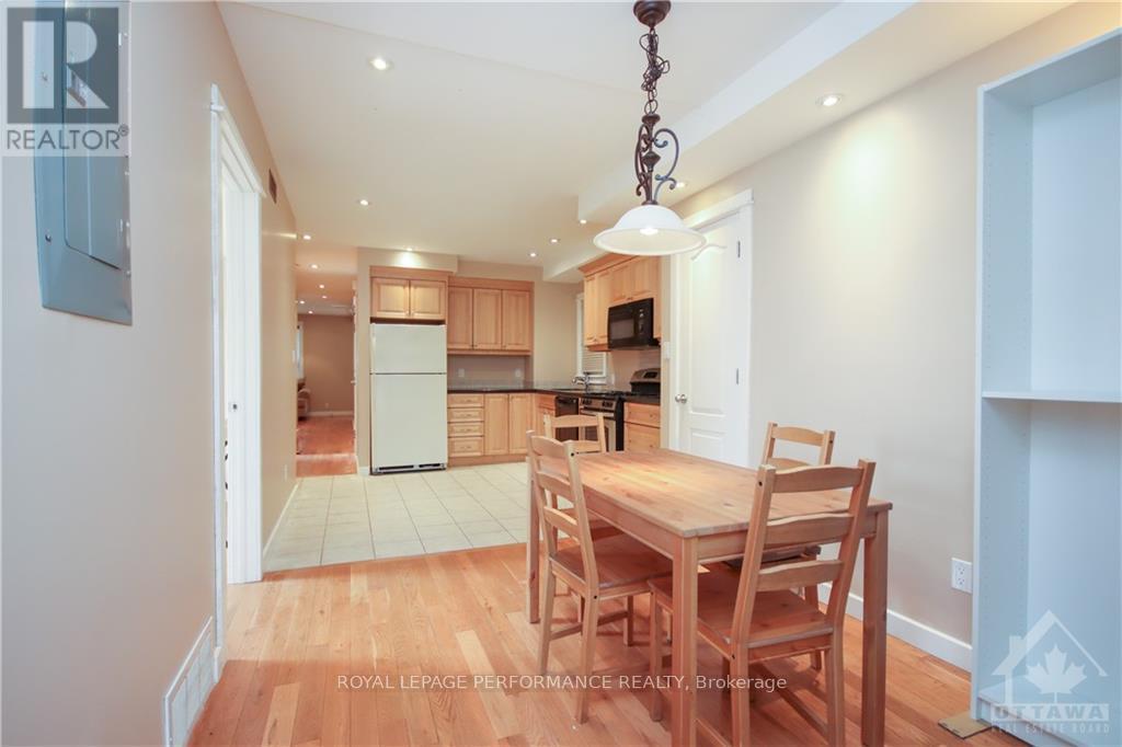 












2 - 736 COOPER STREET W

,
Ottawa,




Ontario
K1R5J6

