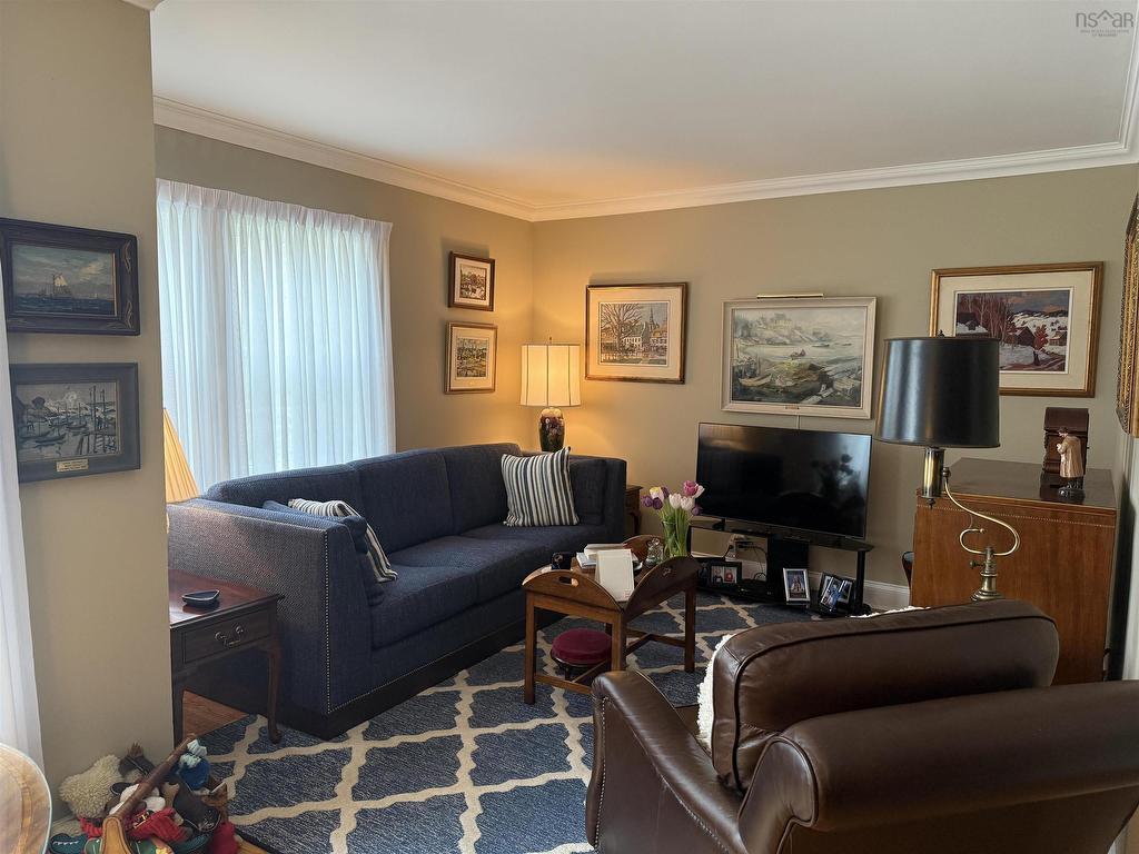 












46 Highland Drive

,
Truro,




NS
B2N 1B9

