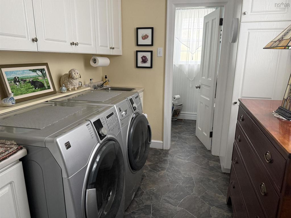 












46 Highland Drive

,
Truro,




NS
B2N 1B9

