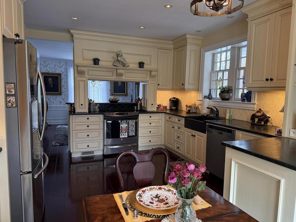 












46 Highland Drive

,
Truro,




NS
B2N 1B9

