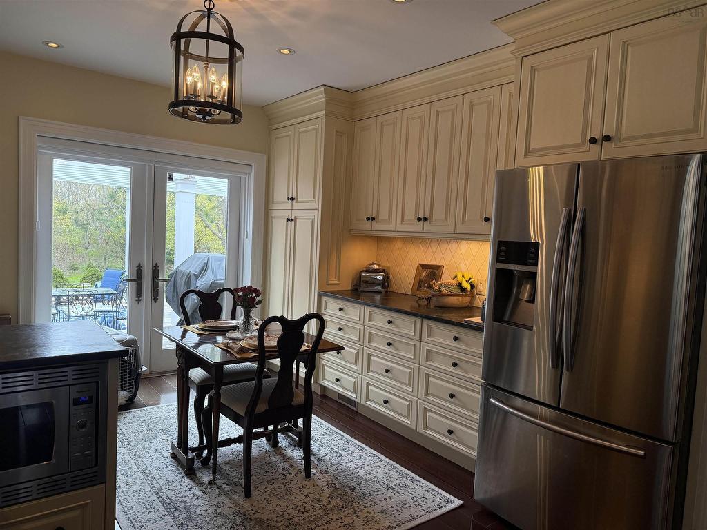 












46 Highland Drive

,
Truro,




NS
B2N 1B9

